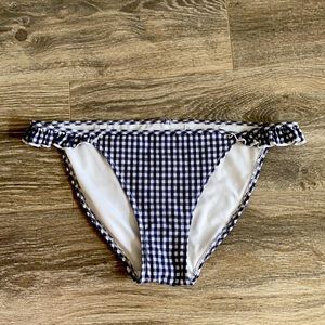 Aerie sweet gingham bikini bottoms with ruffle M